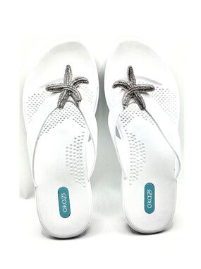 Oka-B Livie Starfish Flip Flops in White. Women’s Size 7-8 Medium - NWT